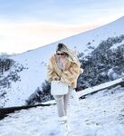 Wanda Nara foto sexy bionda famosa tettona