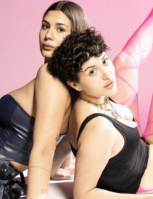 Greta Zava foto sexy con amica