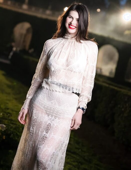 Alexandra Daddario trasparenze