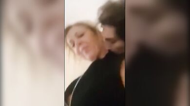 Badante si fa scopare da disabile con cazzo enorme (Dialoghi Italiani)