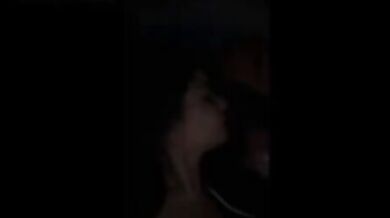 Violette succhia il cazzo ad un amico in live of