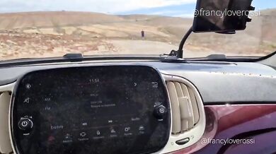 Ha voglia di succhiare il cazzo a uno sconosciuto