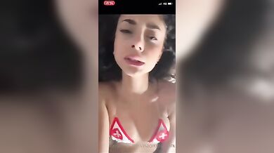 Naomi Vignoni infermiera sexy si masturba col dildo of