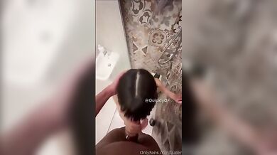 Laalemonz pompino in doccia con sborrata in faccia of