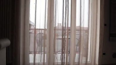 Franci si masturba sul balcone of