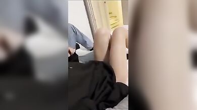 Trio con 18 enne rimorchiata per strada