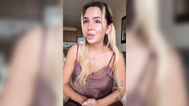 Giulia Vaneri fa sesso con un prete per of