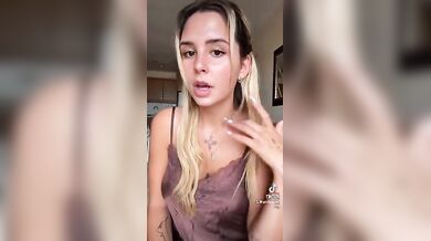 Giulia Vaneri fa sesso con un prete per of