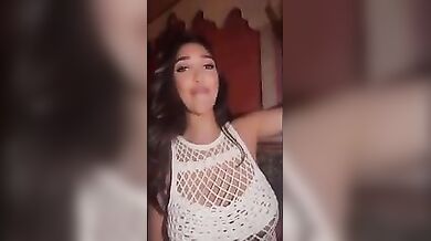 Naomi De Crescenzo capezzoli fuori