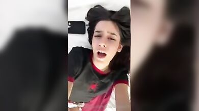 Ragazza italiana si fa scopare da amico asiatico OF