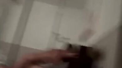 Alex Mucci scopata a pecorina da un amico