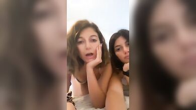 Spogliarello studentesse diciottenni troie