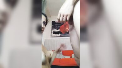 Chiaretta scopa e spompina in cam il fidanzato