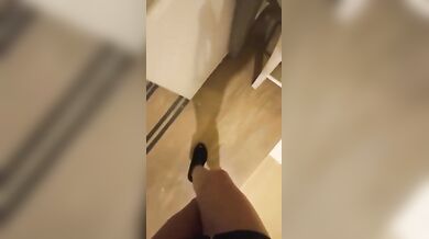 Voglio fare la porca stasera - Italiana scopa col cameriere del ristorante