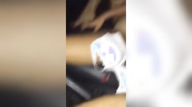 Riprende fidanzata italiana che si masturba in macchina