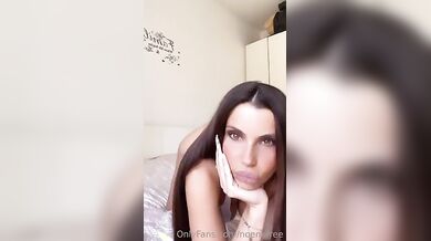 Noemi bella gnocca in lingerie