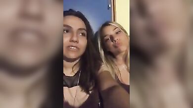 Dove lo hai fatto sborrare dimmi,in bocca? No sulle tette