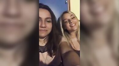 Dove lo hai fatto sborrare dimmi,in bocca? No sulle tette