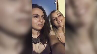 Dove lo hai fatto sborrare dimmi,in bocca? No sulle tette