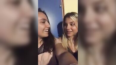 Dove lo hai fatto sborrare dimmi,in bocca? No sulle tette