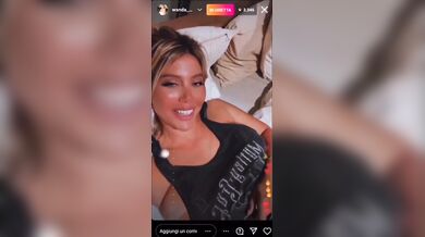 Wanda Nara ops tette in diretta Instagram