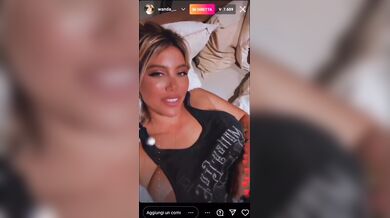 Wanda Nara ops tette in diretta Instagram