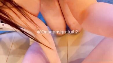 Maria Sofia e Candy Giada lesbicano e scopano con l'amico of