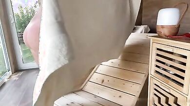 Mady nuda in vacanza