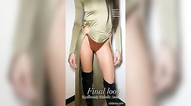 Elodie da cazzo in erezione