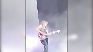 Victoria De Angelis in concerto a Vienna