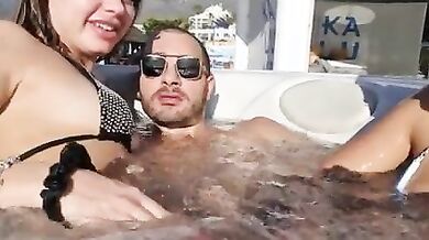 Trio Martina e Danika in jacuzzi