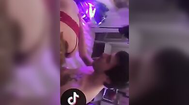 Napoletani in vacanza scopano turista Milf in trio