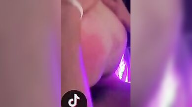 Napoletani in vacanza scopano turista Milf in trio