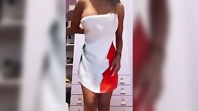 Sara Sfamurri esce le tettone of