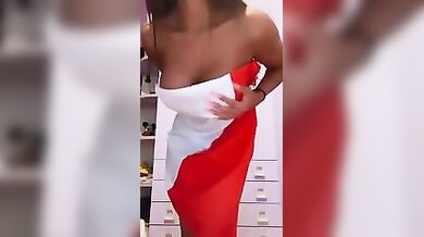 Sara Sfamurri esce le tettone of