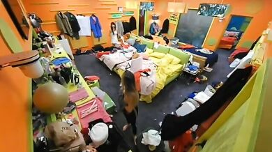 Sophie Codegoni topless al GFVIP