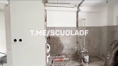 Denis scopa fan nella casa abbandonata of