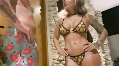 Tami Minou scopata da vicino di casa palestrato of