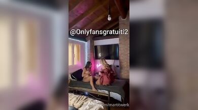 Threesome onlyfans con 2 ragazze bisex e amico tatuato