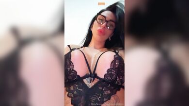 Denise Buranello della Pecora Nera gioca con bel cazzo of