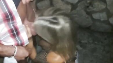 Pompino a bull moglie italiana davanti a suo marito