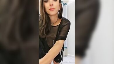 Oggi mi è venuta voglia di fare la troia al centro commerciale