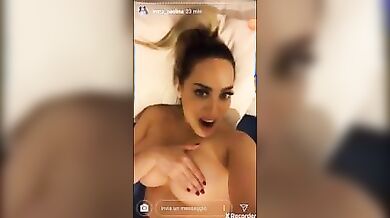 Paola Saulino nuda su Instagram