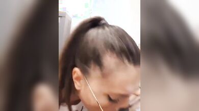 Pompino deepthroat fidanzata che lo prende in gola (Dialoghi Italiani)