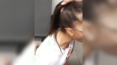 Pompino deepthroat fidanzata che lo prende in gola (Dialoghi Italiani)