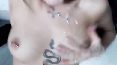 Giulia Vaneri scopata in cam e sborrata in bocca