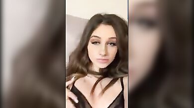 Morettina bel culo e belle tette of