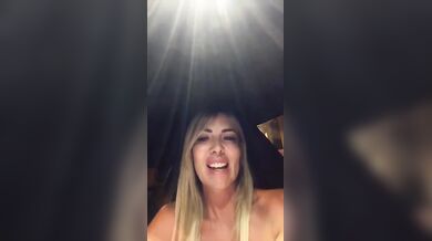 Emanuela Botto carsex fa la troia in auto per i suoi fans