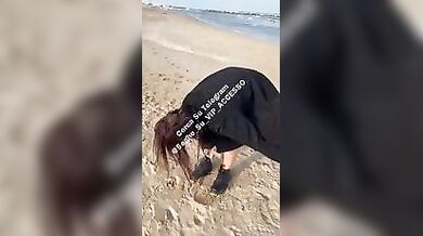 Mady spogliarello in spiaggia onlyfans