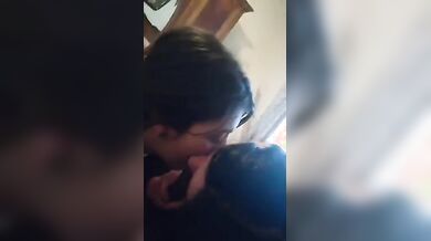 Francesca e sua mamma Marzia spompinano black insieme